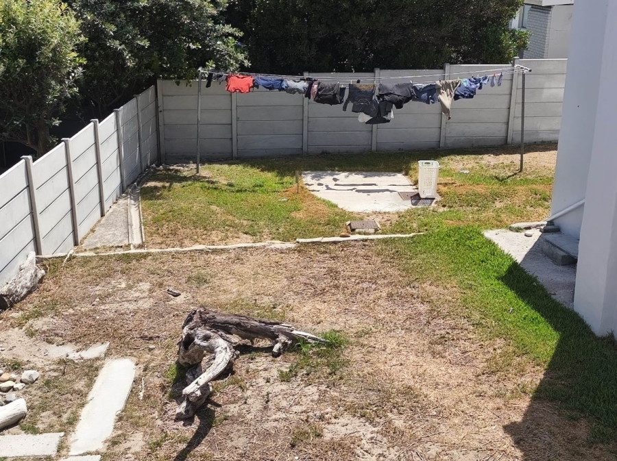 4 Bedroom Property for Sale in De Kelders Western Cape